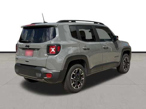 Used 2023 Jeep Renegade Latitude AWD/4WD image 5