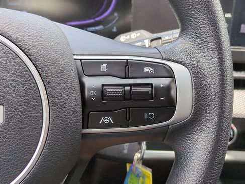 Used 2025 Kia Sportage LX FWD image 24
