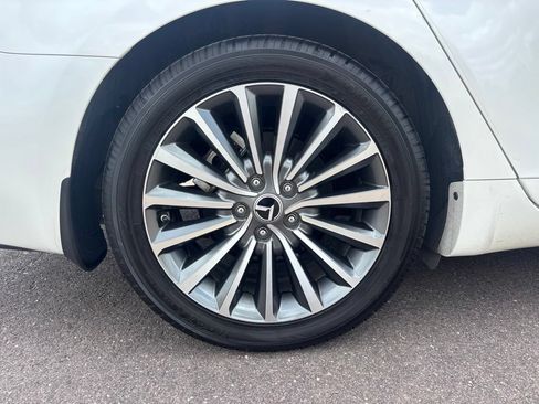 Used 2017 Kia Cadenza Premium w/ Luxury Package FWD image 35