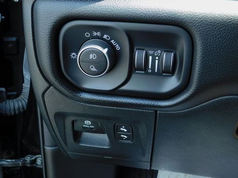 Used 2025 RAM 1500 Laramie image 35