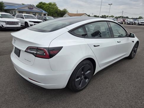 Used 2022 Tesla Model 3 Long Range AWD/4WD image 3