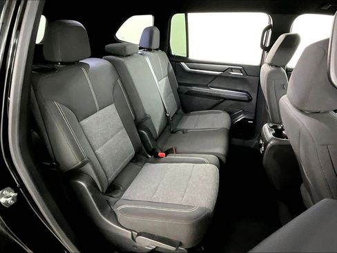 Used 2025 GMC Acadia Elevation image 25