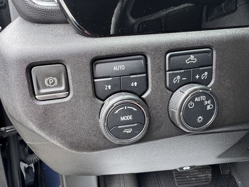 Used 2022 Chevrolet Silverado 1500 LT image 18