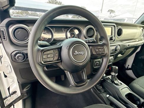 Used 2021 Jeep Wrangler Unlimited Sport image 12