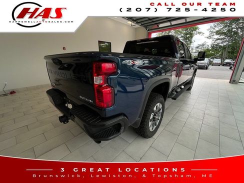 Used 2022 Chevrolet Silverado 2500 Custom w/ Custom Convenience Package AWD/4WD image 6