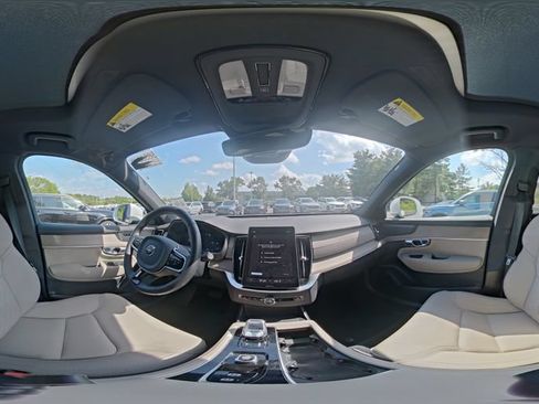 Certified 2026 Volvo XC90 B6 Plus AWD/4WD image 9