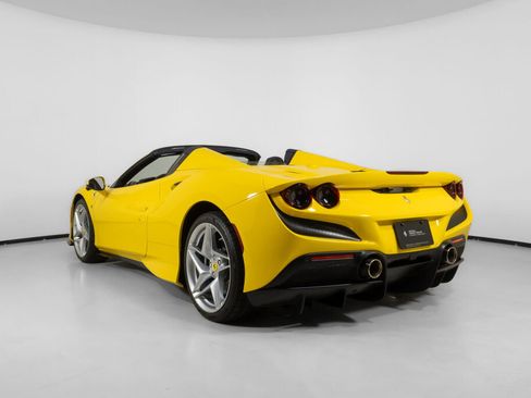 Used 2022 Ferrari F8 Tributo image 4