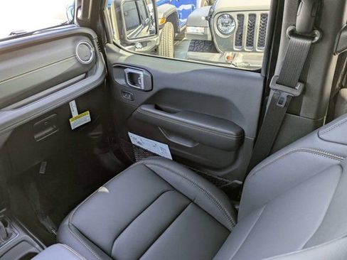 New 2026 Jeep Wrangler Unlimited Sahara AWD/4WD image 17