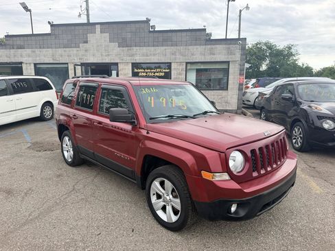 Used 2016 Jeep Patriot Latitude AWD/4WD image 8