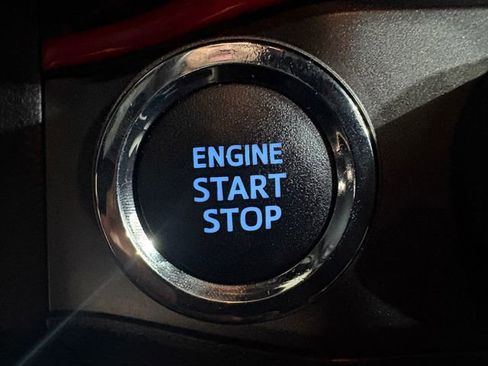 Certified 2021 Toyota Tacoma TRD Off-Road image 13