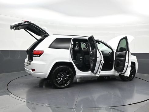 Used 2021 Jeep Grand Cherokee Laredo X RWD image 36