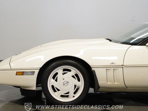 Used 1988 Chevrolet Corvette Coupe RWD image 24