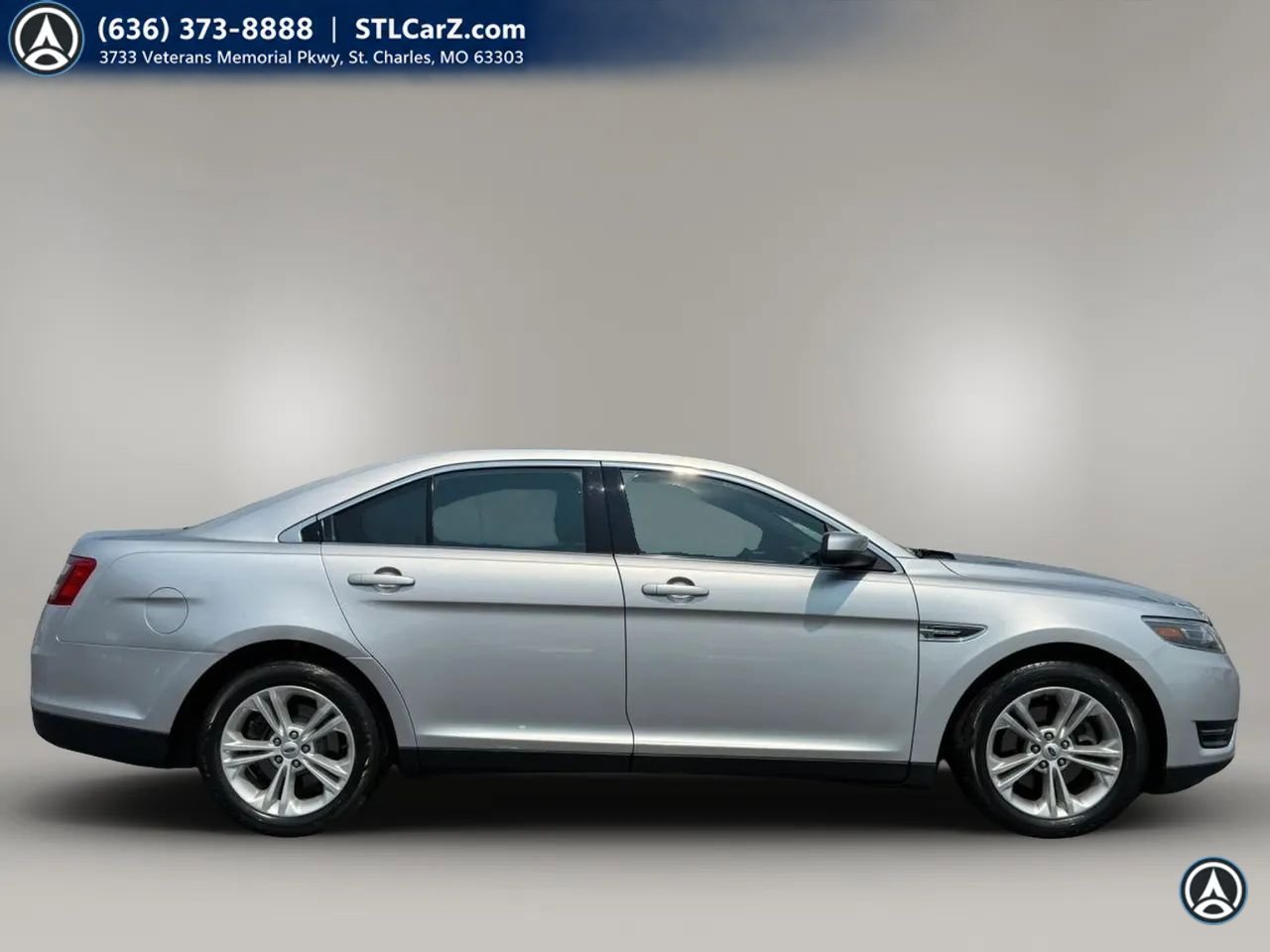 Used 2016 Ford Taurus SEL FWD image 2