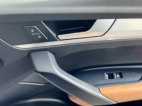 Used 2025 Audi Q5 2.0T Premium image 31