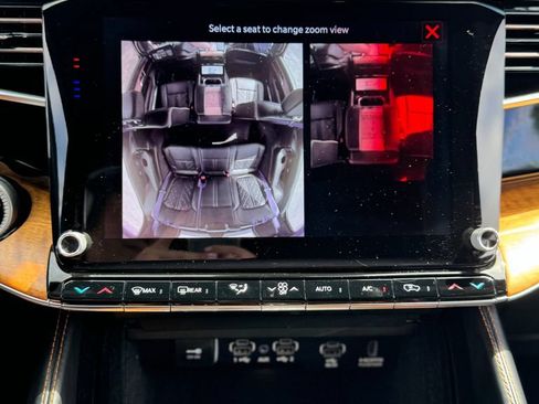 Used 2022 Jeep Grand Wagoneer Series III w/ Rear Seat Video Group 1 AWD/4WD image 42