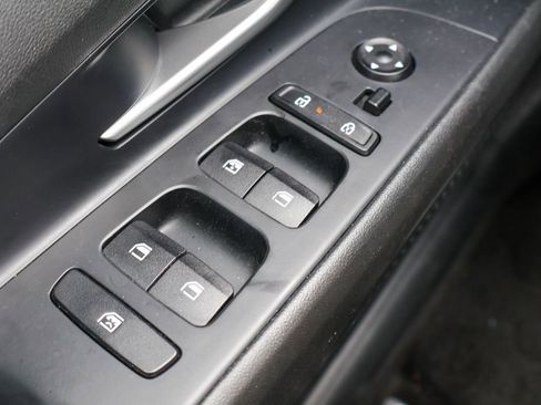 Used 2025 Hyundai Elantra Limited FWD image 16