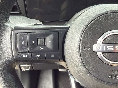Used 2025 Nissan Kicks SV FWD image 7