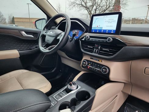 Used 2020 Ford Escape Titanium image 20