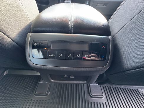 Used 2022 Nissan Pathfinder S image 25