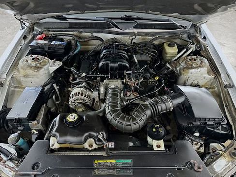 Used 2006 Ford Mustang Convertible image 11