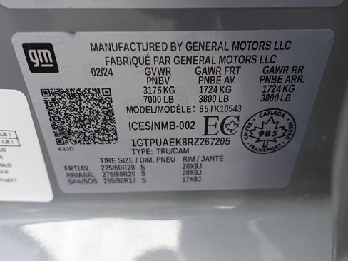 Used 2024 GMC Sierra 1500 Pro w/ Graphite Edition AWD/4WD image 17