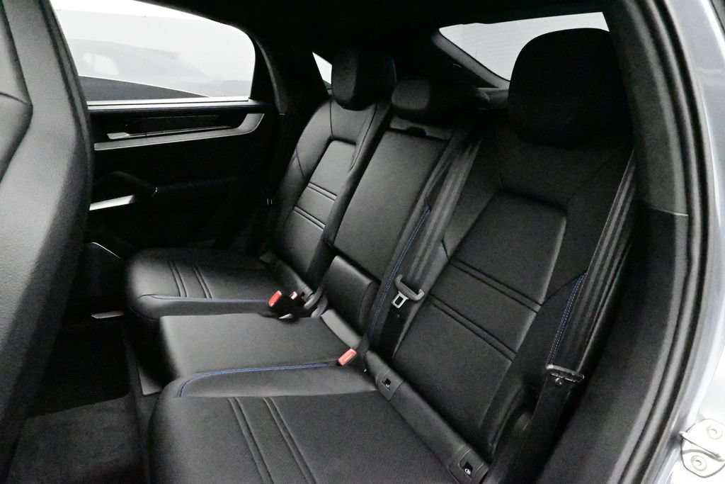 Certified 2026 Porsche Cayenne Turbo GT AWD/4WD image 14