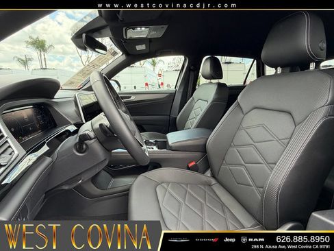 Used 2025 Volkswagen Atlas Cross Sport SE AWD/4WD image 16