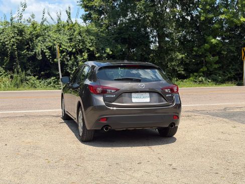 Used 2016 MAZDA MAZDA3 i Sport FWD image 12