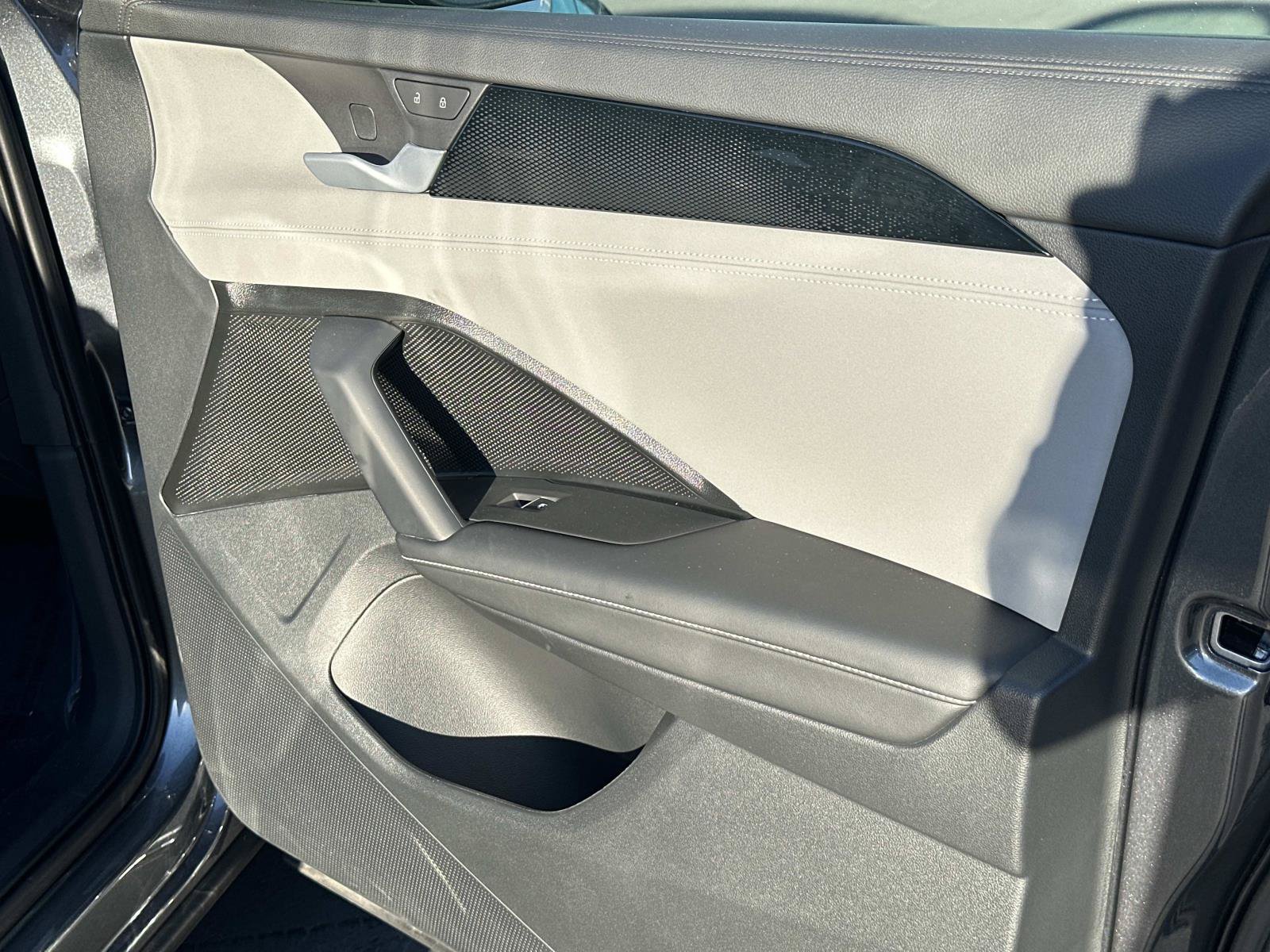 Certified 2026 Volkswagen Tiguan SE FWD image 27
