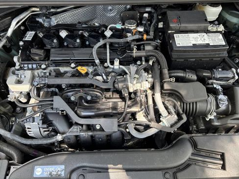 Used 2025 Toyota Corolla LE FWD image 31