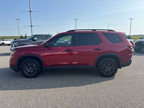 Used 2024 Honda Pilot TrailSport image 8