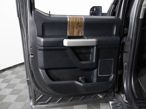 Used 2019 Ford F150 Lariat image 37