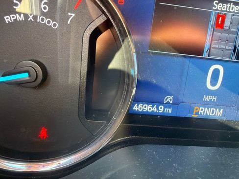 Used 2024 Ford Expedition XLT RWD image 3