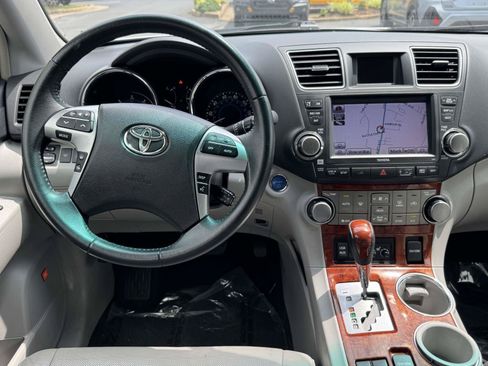 Used 2012 Toyota Highlander Limited AWD/4WD image 14