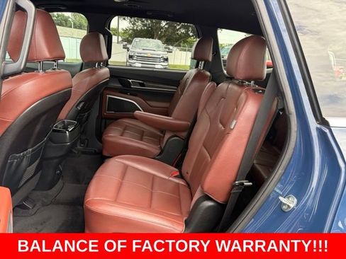 Used 2024 Kia Telluride EX w/ EX Captain's Chair Package FWD image 15