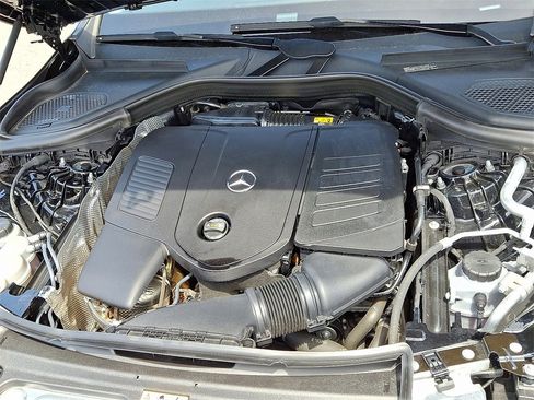 Used 2024 Mercedes-Benz GLC 300 4MATIC image 26