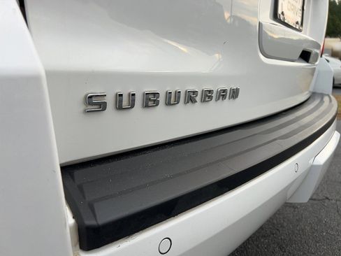 Used 2019 Chevrolet Suburban LT image 11