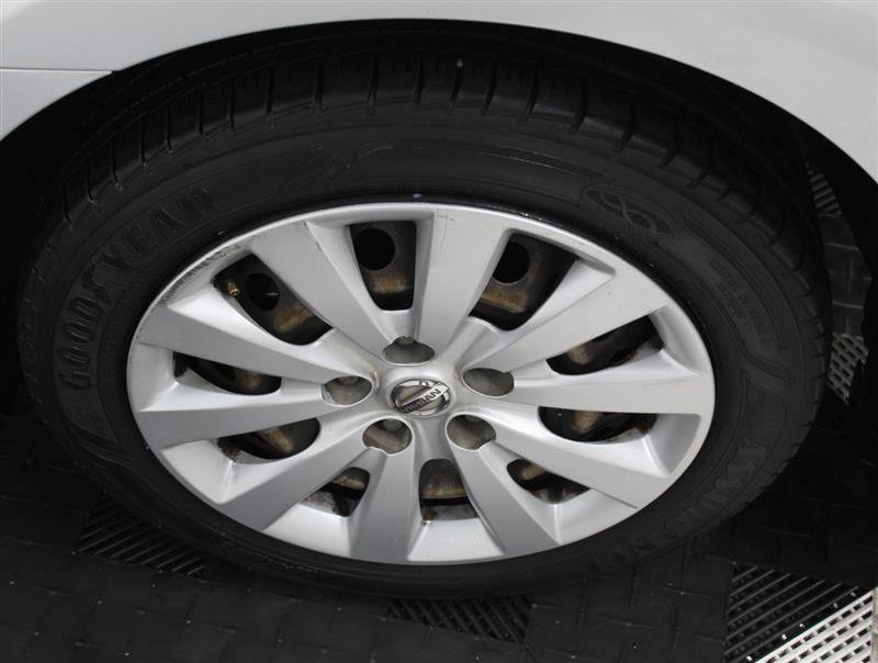 Used 2017 Nissan Sentra S FWD image 19