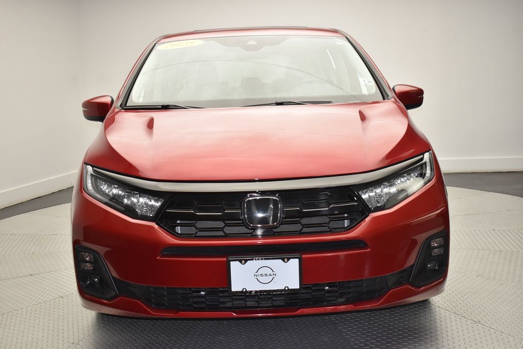 Used 2025 Honda Odyssey Touring image 2