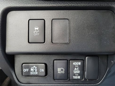 Used 2020 Toyota Tacoma TRD Sport image 16