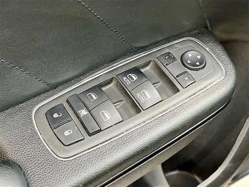 Used 2022 Dodge Charger R/T w/ Blacktop Package image 17