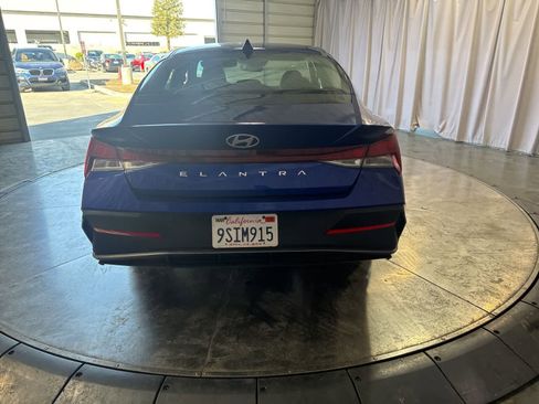 Used 2025 Hyundai Elantra SE image 6