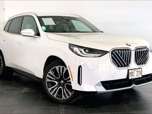 Used 2025 BMW X3 xDrive30i AWD/4WD image 2