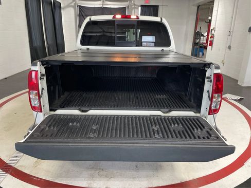 Used 2019 Nissan Frontier SV image 12