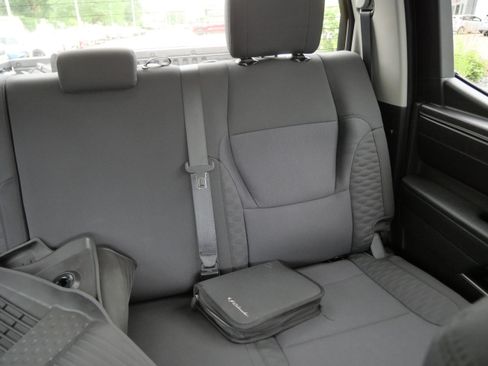 Used 2024 Toyota Tundra SR5 w/ SR5 Convenience Package AWD/4WD image 15