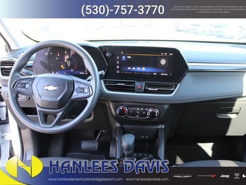 Used 2025 Chevrolet TrailBlazer LS w/ LS Convenience Package FWD image 16