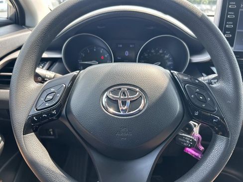 Used 2021 Toyota C-HR LE FWD image 29