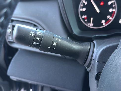 Used 2025 Subaru Outback Premium w/ Popular Package #1A image 28