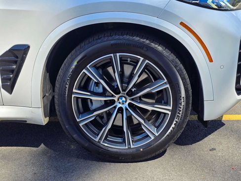 Used 2026 BMW X5 xDrive50e w/ M Sport Package AWD/4WD image 9