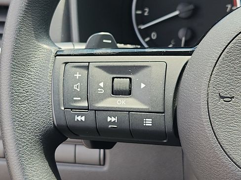 Used 2023 Nissan Rogue SV AWD/4WD image 20